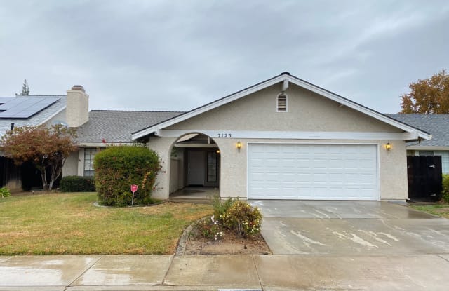 2123 Bennington Ct - 2123 Bennington Court, Merced, CA 95340