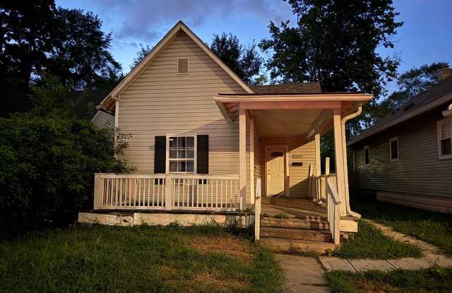 Photo of 2 Bed 1 Bath unit