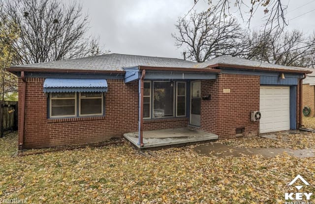 1733 Lexington Rd - 1733 Lexington Road, Wichita, KS 67218