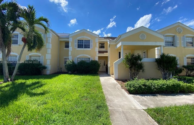 2271 SE 27th Dr - 2271 Southeast 27th Drive, Homestead, FL 33035