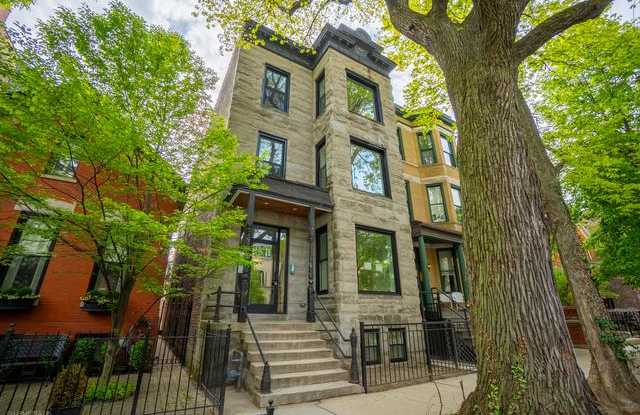 2113 North Kenmore Ave.