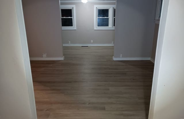 Charming 3-Bedroom Home – Spacious  Updated