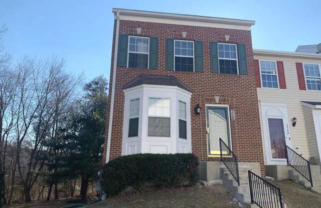 Gorgeous light filled end of group 3bd 3.5bth townhouse in Carriage Pines. photos photos