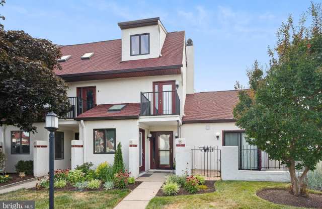 10 QUEEN ELIZABETH COURT