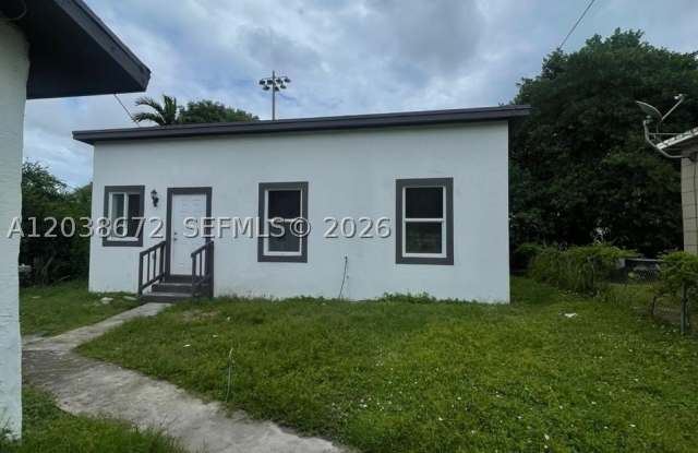 4729 NW 15th Ave