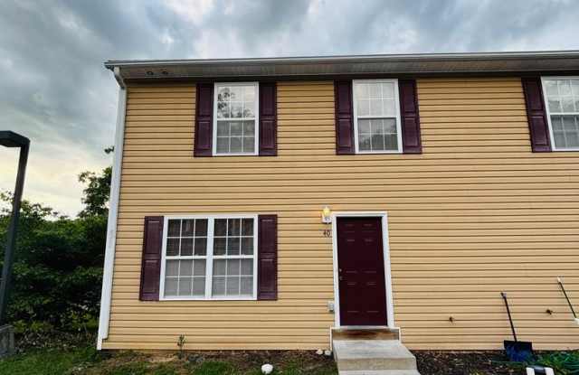Photo of 3 Bedroom 2.5 Bath Townhouse