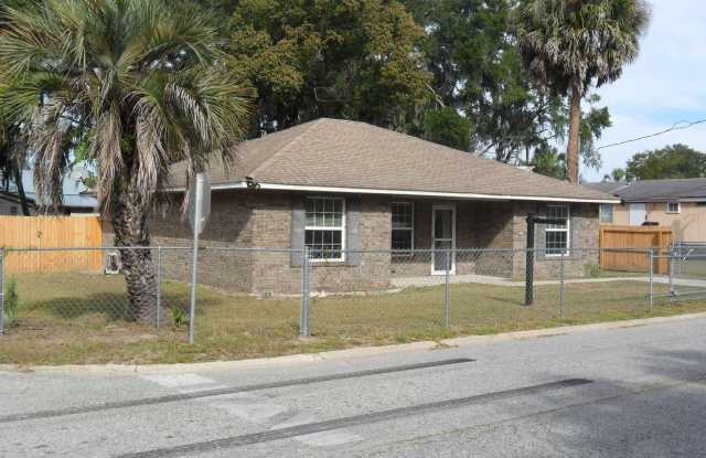 Photo of 361 NW JEFFERSON STREET