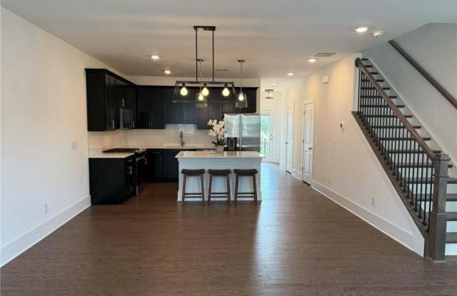 1645 Aeslin Drive NW