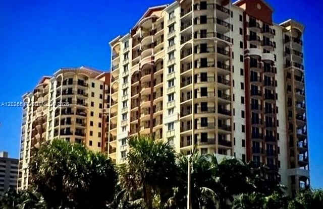 2011 N Ocean Blvd