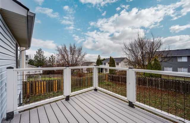 Photo of MOVE-IN SPECIAL! Bright  Spacious 4-Bedroom Home in One of Pullman’s Most Desirable Neighborhoods