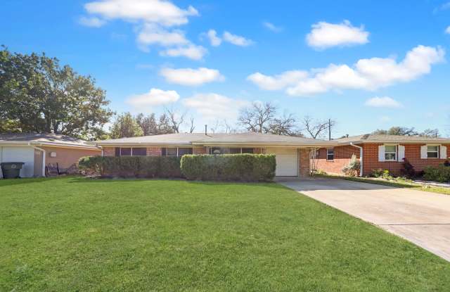 Photo of 3221 Lawnwood Dr