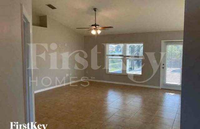 1227 Northeast 6th Avenue