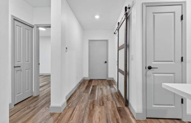 2252 FERNWOOD STREET