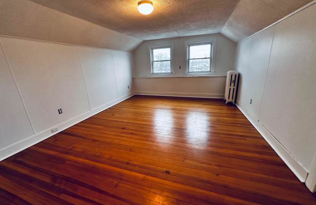 Photo of 1237 Shore Road - 3