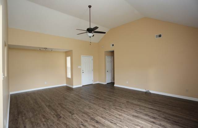 5039 Scotch Pine Ave