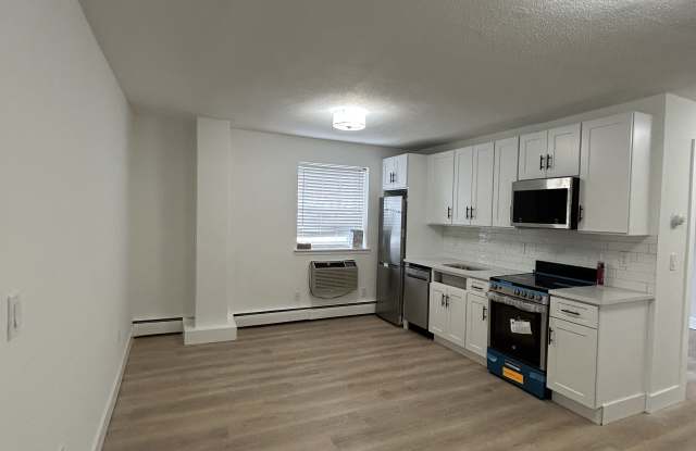 Photo of 740 E 7th St