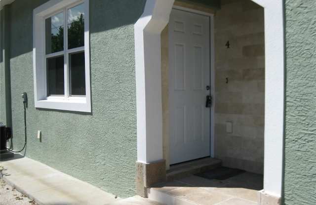 2009 COCOANUT AVENUE