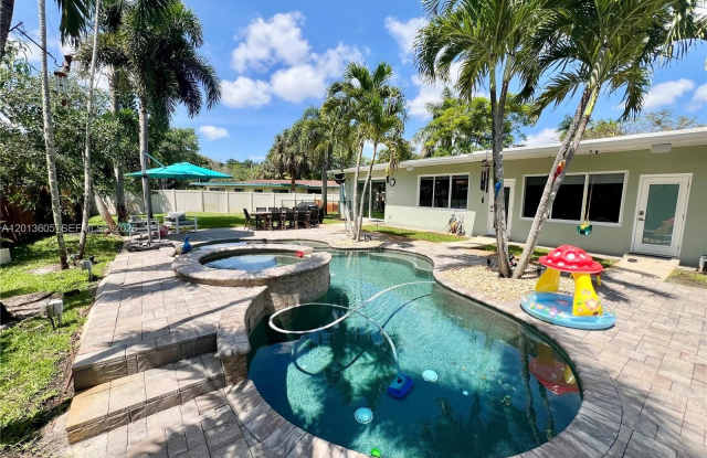 101 SW 58th Ave