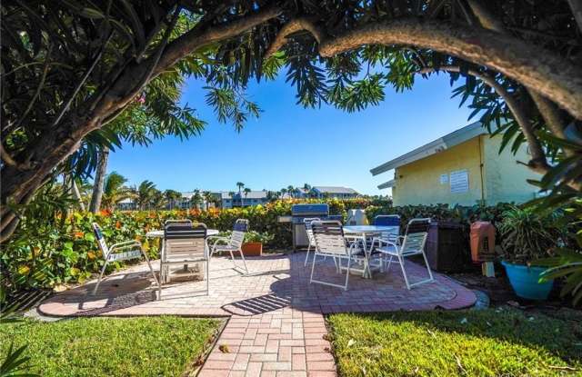 5532 NE Gulfstream Way