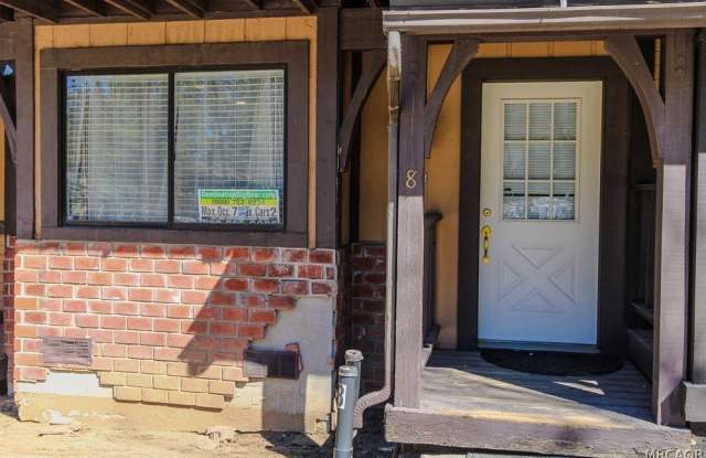 569 Summit Boulevard unit: 8