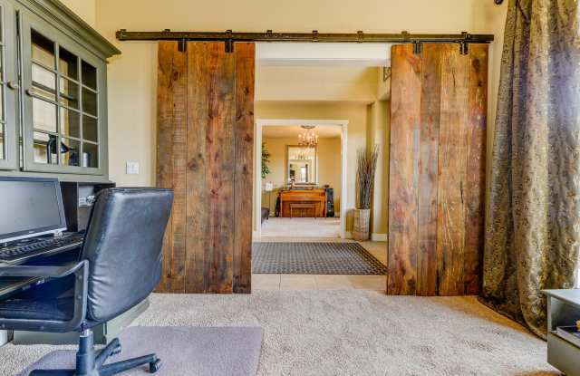 13700 Lone Rider Trail