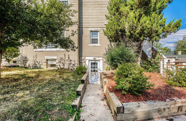 Beautifully updated lower level 2 bed 1 bath. Prime Hill Location!