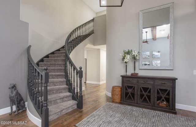 62185 E Valley Crest Court