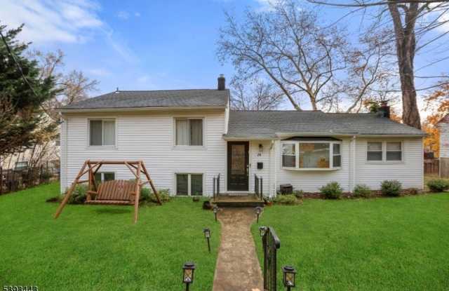 Photo of 214 S Valley Rd