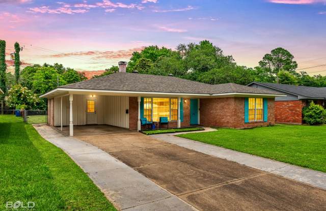 Photo of Adorable 3 bed 2 bath in Broadmoor Area!