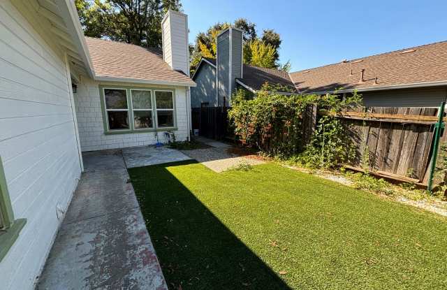 Lovely Cul-de-Sac Home in Davis – Close to Parks  Amenities
