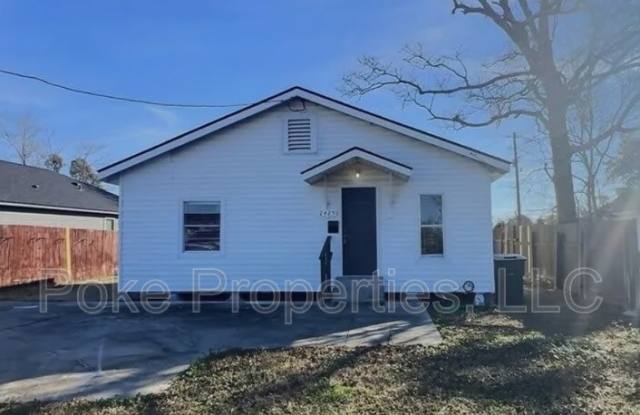 2425 Ernest Street
