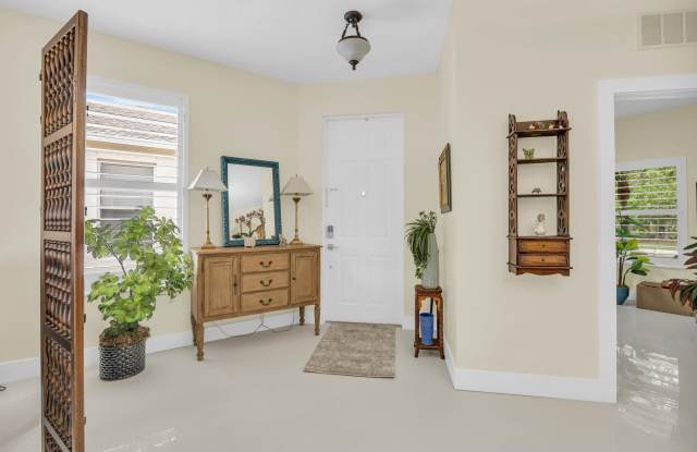 253 SW Coconut Key Way