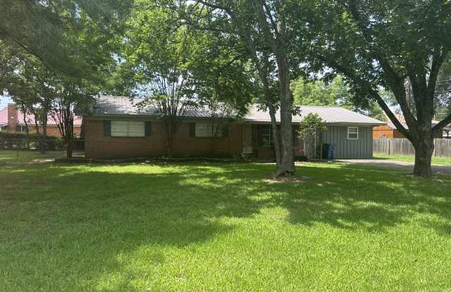 2213 Robbins Drive