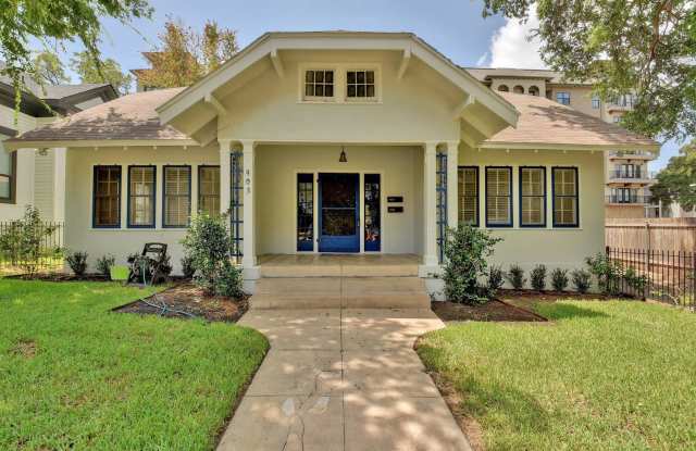 6bed/3bath House in West Campus