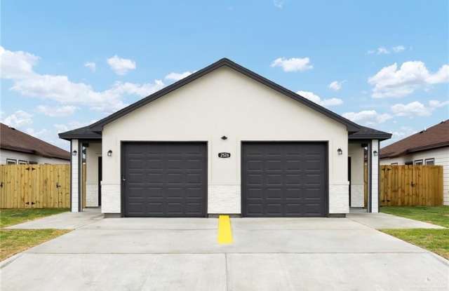 Photo of 2526 N Valley Circle