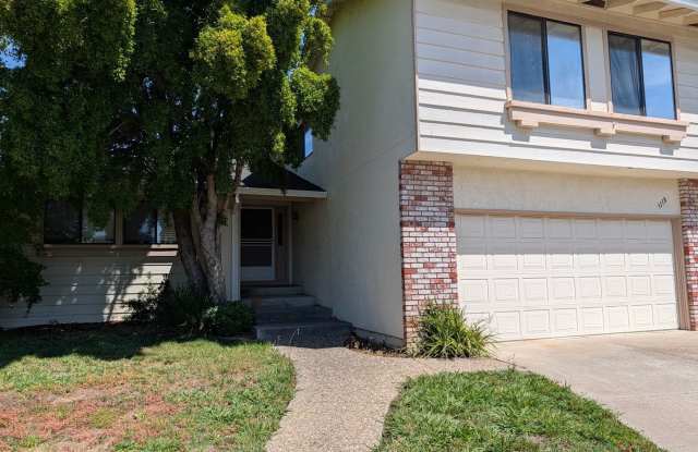 Very nice Tri level home