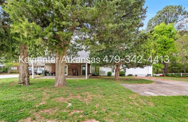 Charming 1 Bedroom Cottage-Style Home with Spacious Yard