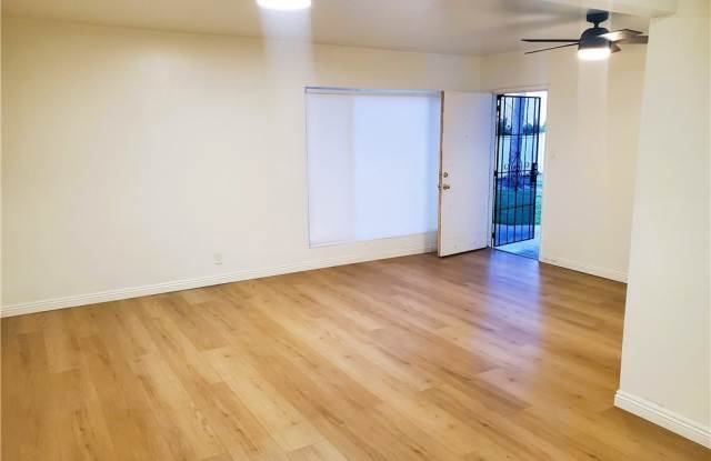 2313 E Santa Fe Avenue