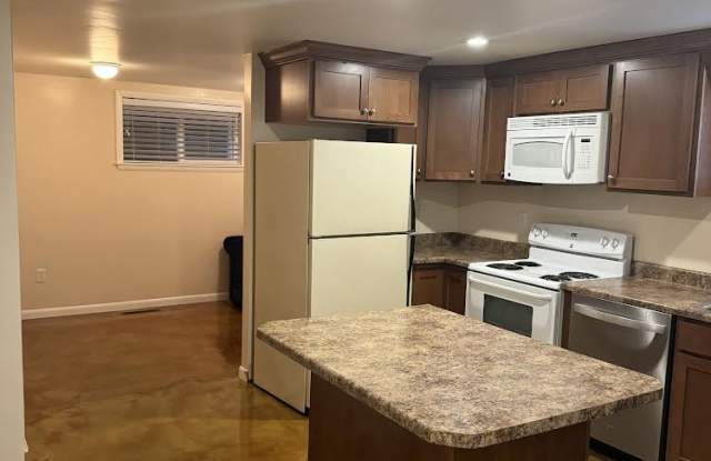 3212 South Kenwood Street