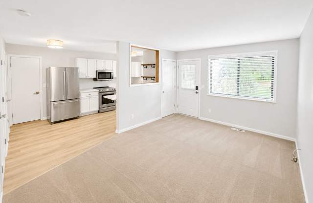 Stylish/Update Townhome | 2 Bed | 1.5 Bath | 13459 Zenith Lane, Eden Prairie