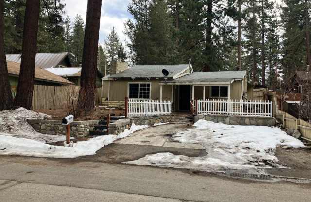 2498 Armstrong Ave - 2498 Armstrong Avenue, South Lake Tahoe, CA 96150