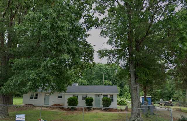 Room in 3 Bedroom Home at Allison Ln