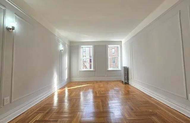 Photo of 233 W 233 St