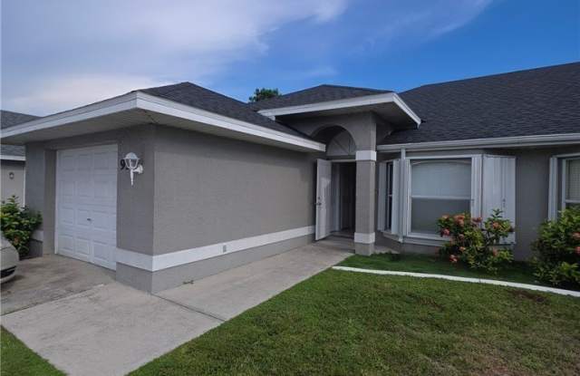 910 Cape Coral Parkway W