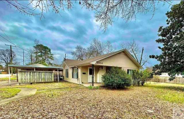 3628 Texas Blvd