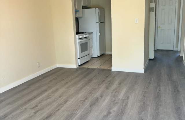 Photo of 9427 S. BROADWAY - 10