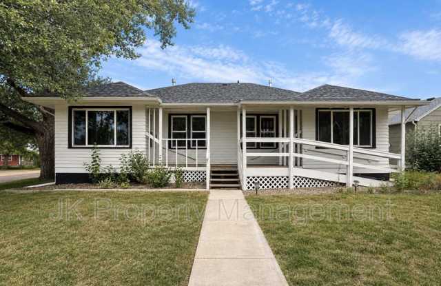 1701 2nd Ave S