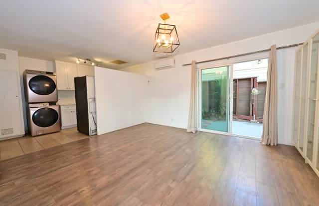 Photo of 904 S Marengo Ave