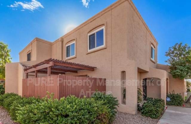 1016 E Pueblo Rd