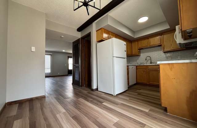 6235 Holdrege-B6
